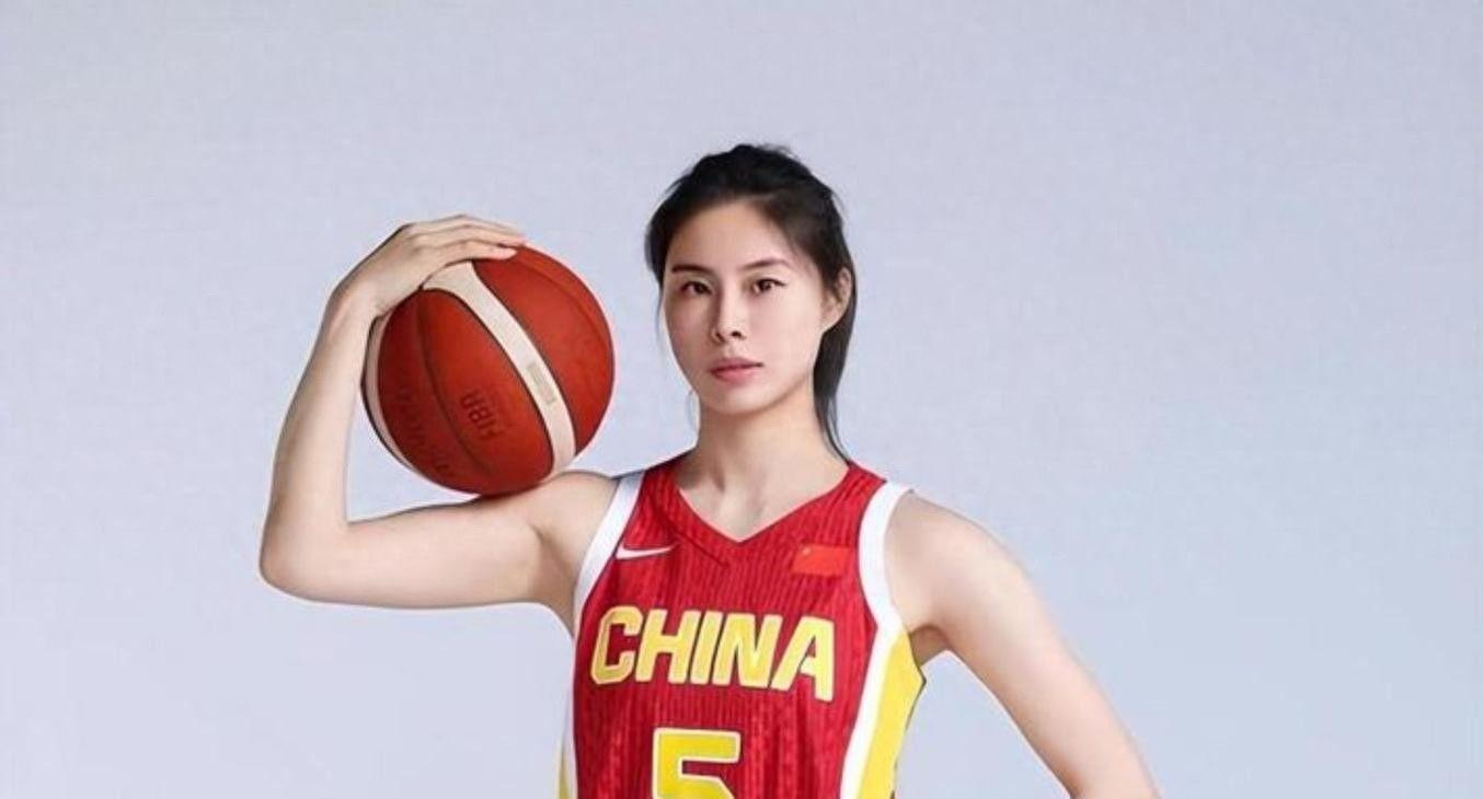 保利体育-中国女篮战胜捷克女篮！听听各界媒体专家怎么说，苏群一针见血